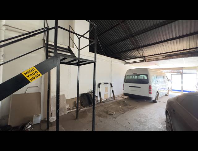 250M² WAREHOUSE TO LET IN ISANDO